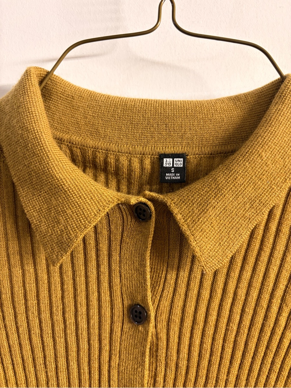 Uniqlo Ribbed Collared Button Cardigan - Picture 2 of 6